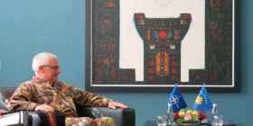 Komandanti i KFOR’it e lë të hapur mundësinë për intervenim më 1 shtator