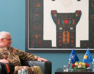 Komandanti i KFOR’it e lë të hapur mundësinë për intervenim më 1 shtator