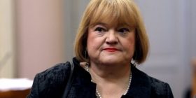 Ish-ministrja kroate aksidentohet rrugës për në Kosovë