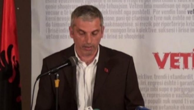 Sulmohet me vezë kryetari i Vetëvendosjes në Mitrovicë