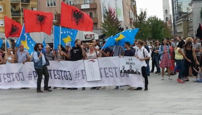 Protestës së qytetarëve i bashkohen edhe deputetë të VV-së