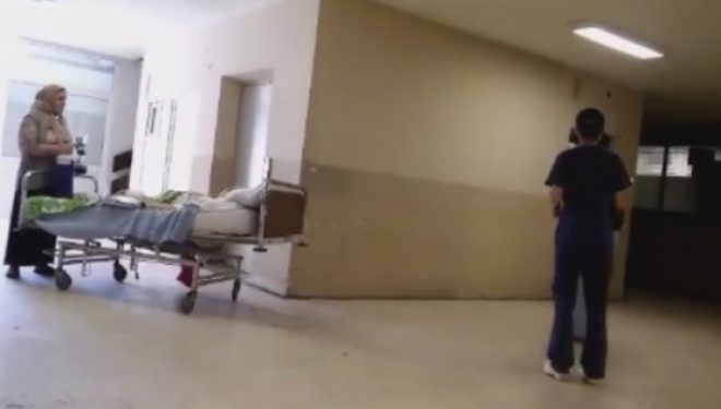 E tmerrshme: Pacienti në QKUK lihet nën mëshirën e fatit (Video)