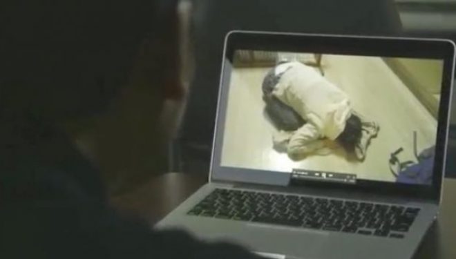 Gruaja ishte gjithmonë e lodhur, burri vendosë ta shohë se çfarë bën ajo gjatë ditës dhe ja çfarë sheh (Video)