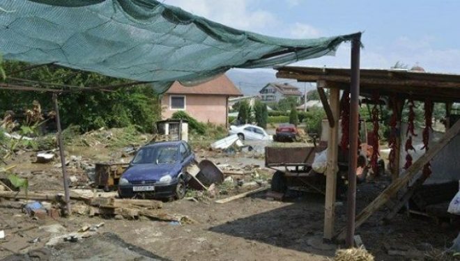 Përmbytjet dëmtojnë rëndë ekonominë e Maqedonisë