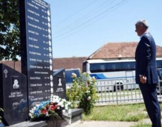 Analistët: Thaçi te memorialët serbë për Specialen