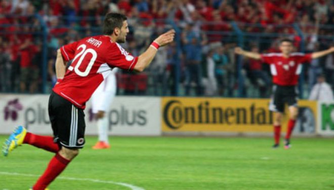 Edhe dy futbollistë të Kombëtares Shqiptare i bashkohen Kosovës, emri i njërit do t’iu befasojë