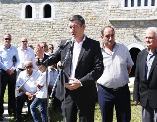 Veseli: Sa më shpejt të sillen pranë Azem Bejtës edhe eshtrat e Shote Galicës