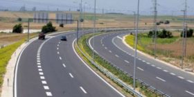 Vidhen materialet që shërbenin për ndërtimin e autostradës