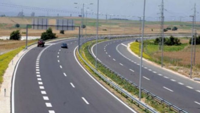 Vidhen materialet që shërbenin për ndërtimin e autostradës