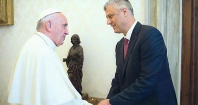 Thaçi: Papa më premtoi se do ta vizitojë Kosovën