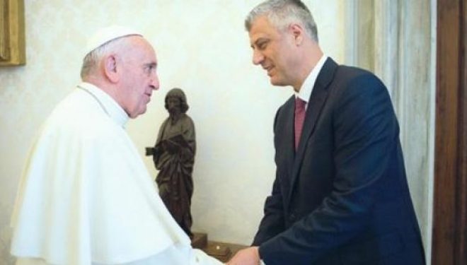 Thaçi: Papa më premtoi se do ta vizitojë Kosovën