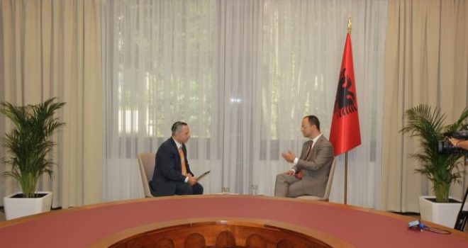 Ditmir Bushati: Ilir Meta, kandidatura më e fortë për të qenë President i Republikës në 2017