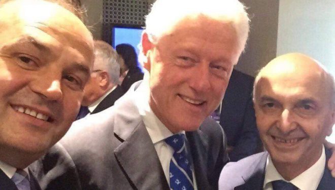 Mustafa e Hoxhaj e takojnë ish Presidentin Clinton