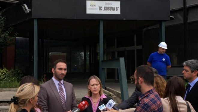 Stavileci dhe Warlik vizitojnë termocentralet Kosova A dhe Kosova B