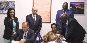 U nënshkrua marrëveshja për marrëdhënie diplomatike me Gambinë