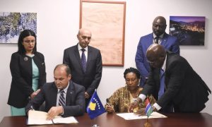 U nënshkrua marrëveshja për marrëdhënie diplomatike me Gambinë
