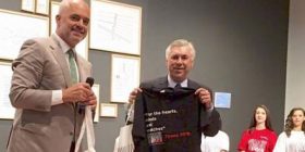 Carlo Ancelotti, në Tiranë. Bashkëbisedim për librin dhe karrierën e tij