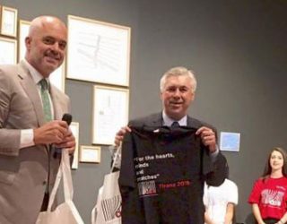 Carlo Ancelotti, në Tiranë. Bashkëbisedim për librin dhe karrierën e tij