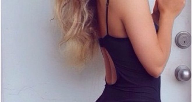 Njihuni me drenicaken e cila po i çmend të gjithë me të pasmet e saj (Foto)