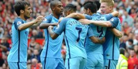 Derbi spektakolar, Man. United gjunjëzohet nga Man. City