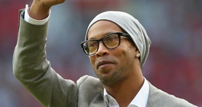 Ronaldinho: Luaj edhe një vit dhe i dedikohem muzikës