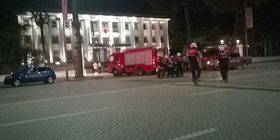 Shkëndijë elektrike në Presidencë, 3 zjarrfikëse në vendngjarje. Asnjë rrezik