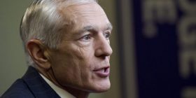 Kompania e Wesley Clark tri vjet pret licencë për operim