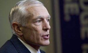 Kompania e Wesley Clark tri vjet pret licencë për operim