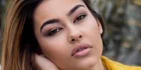 Adrola Dushi në pasarelën e “Sherri Hill”