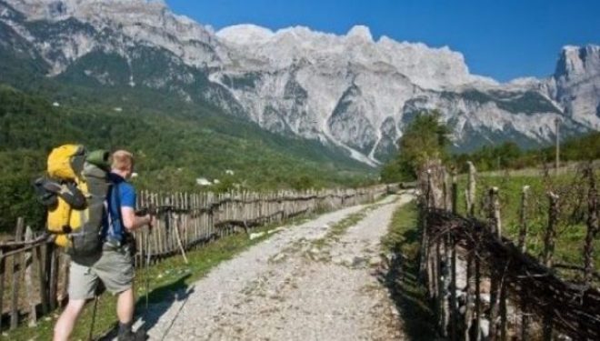 Reportazh i BBC: Çfarë mund të na mësojë Shqipëria për besën?