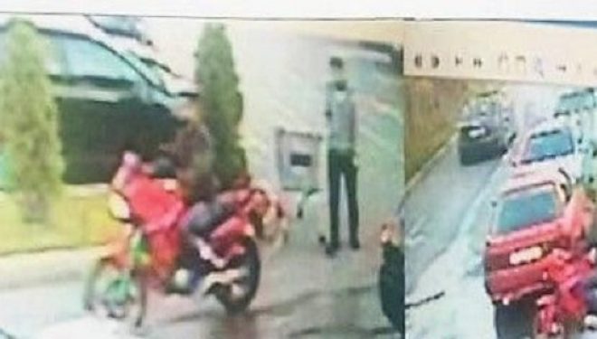 Në foto: Blerja e numrit dhe kredisë në qendrën tregtare