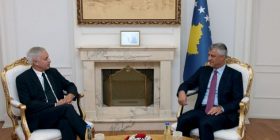 Presidenti Thaçi priti në takim lamtumirës shefin e OSBE-së, ambasadorin Schlumberger