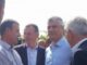 “Ulin armët”: Buzëqeshje ndërmjet Thaçit dhe zyrtarëve të lartë të AAK-së (Foto)
