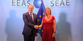 Hoxhaj e Mogherini flasin për dialogun, më shumë presion ndaj Serbisë për zbatimin e marrëveshjeve me Kosovën