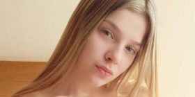 Shokon Arilena! Ja si pozon gjysëm nudo (Foto)