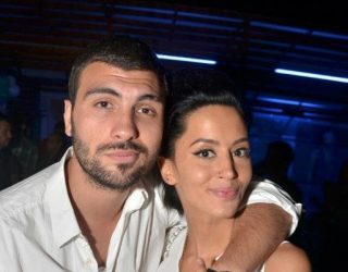 Sherr mes Dafina Zeqirit dhe Ledri Vulës në ditëlindjen e Behgjet Pacollit!
