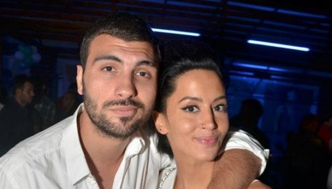 Sherr mes Dafina Zeqirit dhe Ledri Vulës në ditëlindjen e Behgjet Pacollit!