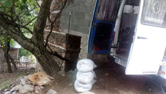 Lishan i Epërm, banorët sekuestrojnë një furgon që shpërndante miell