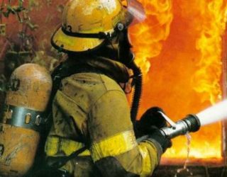 Tre kosovarë rrahin rëndë zjarrfikësit, arsyeja është banale