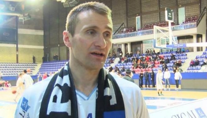 Basketbollisti Edmion Azemi i shpëton plumbave