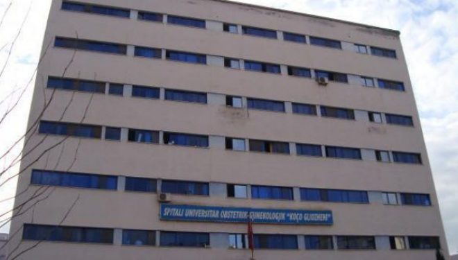 Sorollatja në spitalet shqiptare i merr jetën nënës 35-vjeçare dhe foshnjes së saj, akuzat e forta të familjarëve