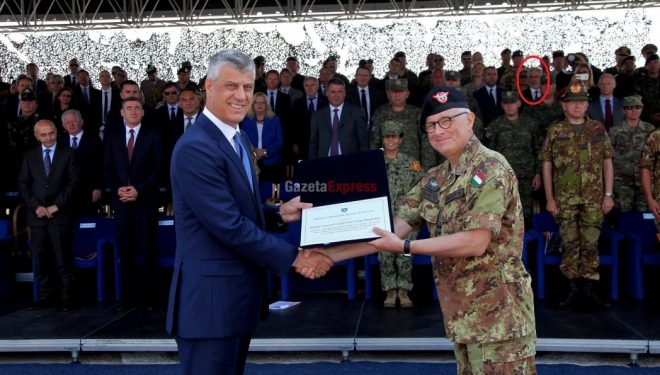 I akuzuari për terrorizëm në ceremoninë e ndërrimit të Komandantit të KFOR’it (Foto)