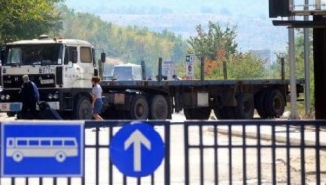 Kosova kërcënon e nuk vepron për reciprocitet me Serbinë