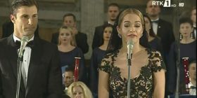Rita Ora e Lorik Cana hapin koncertin për Nënë Terezën (Video)