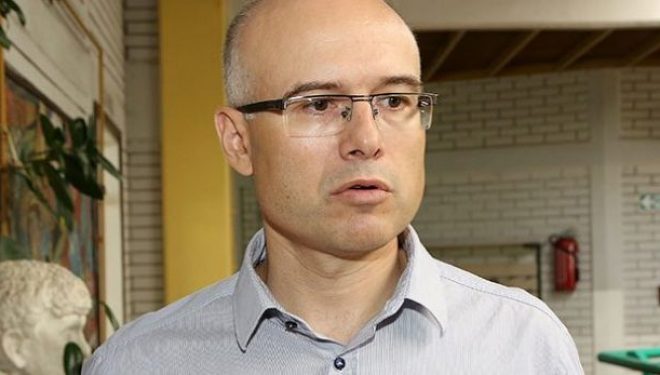 Kryetari i Novi Sadit i quan patriotë serbët e Hoçës së Madhe