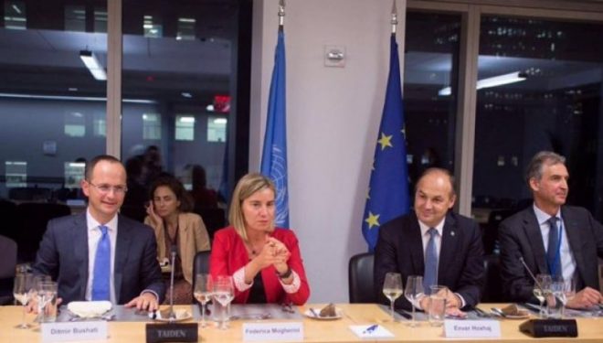 Bushati dhe Mogherini flasin për reformat në Shqipëri