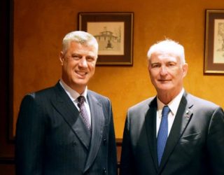 Thaçi takohet me themeluesin e Forumit Ekonomik Global të Torontos