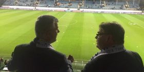 Tifozët e Kosovës turpërojnë presidentin Thaçi në Finlandë (VIDEO)