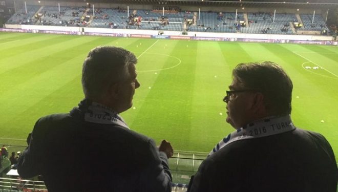 Tifozët e Kosovës turpërojnë presidentin Thaçi në Finlandë (VIDEO)