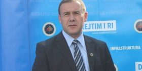 Anton Berisha: Mustafa e Hoxhaj po e (keq)përdorin vizitën në SHBA